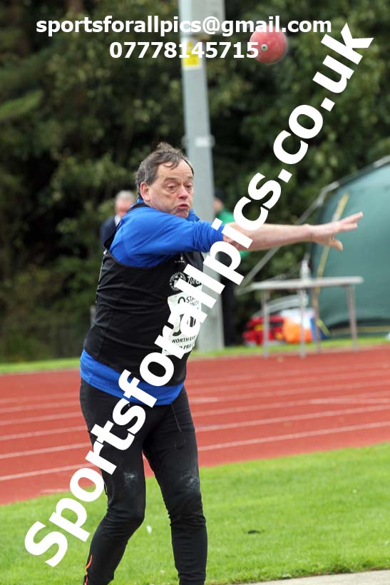 Shot putt, NECAA Open Meeting, Morpeth, Sunday, September 27th. David T. Hewitson/Sports for All Pics